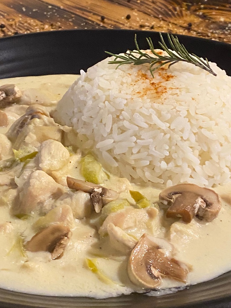 Chicken Stroganoff 400 g & Rice 300 g